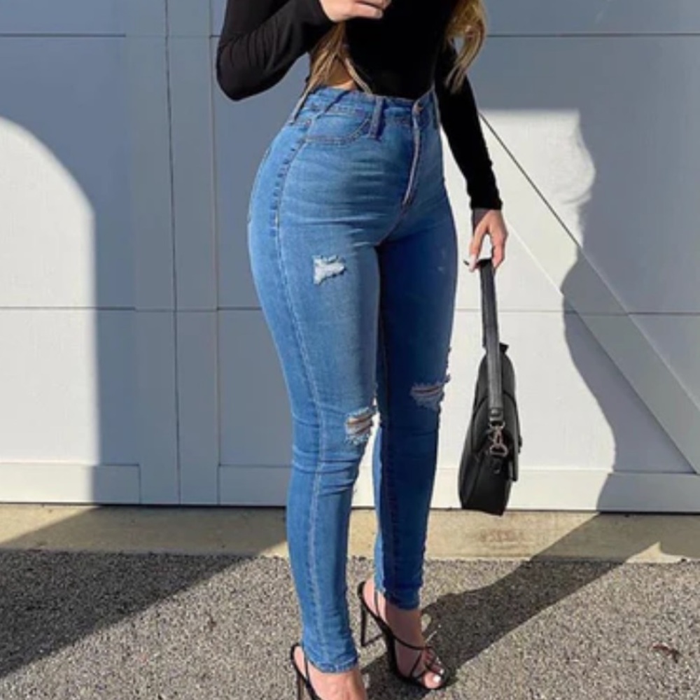 Fashion Nova Our Favorite High Rise Light Blue Distressed Skinny Jeans Sz 16